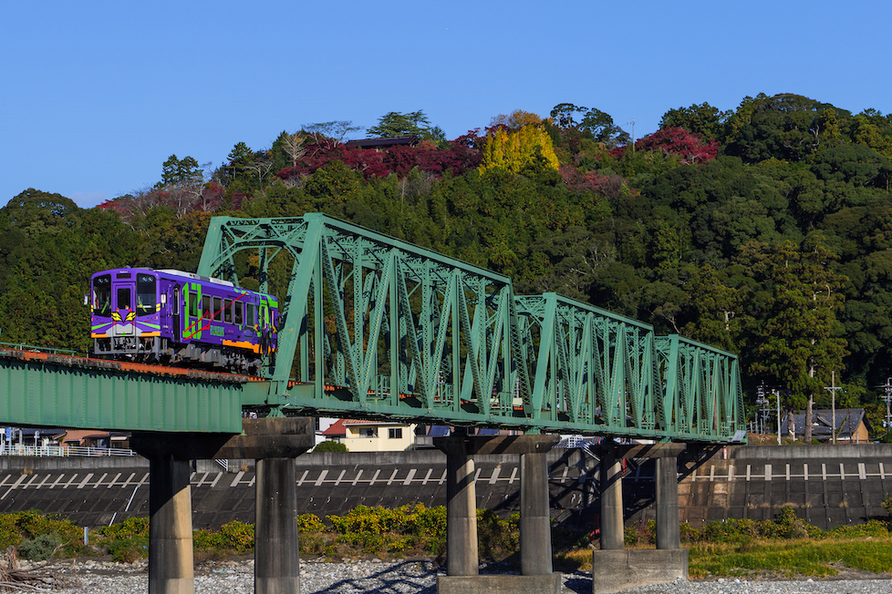 青空と...ちょっと紅葉