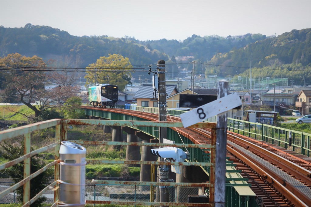 鉄橋を渡れば戸綿駅