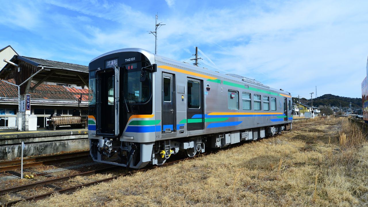 白 シンプル ライン 旅行 Youtubeサムネイル (3)